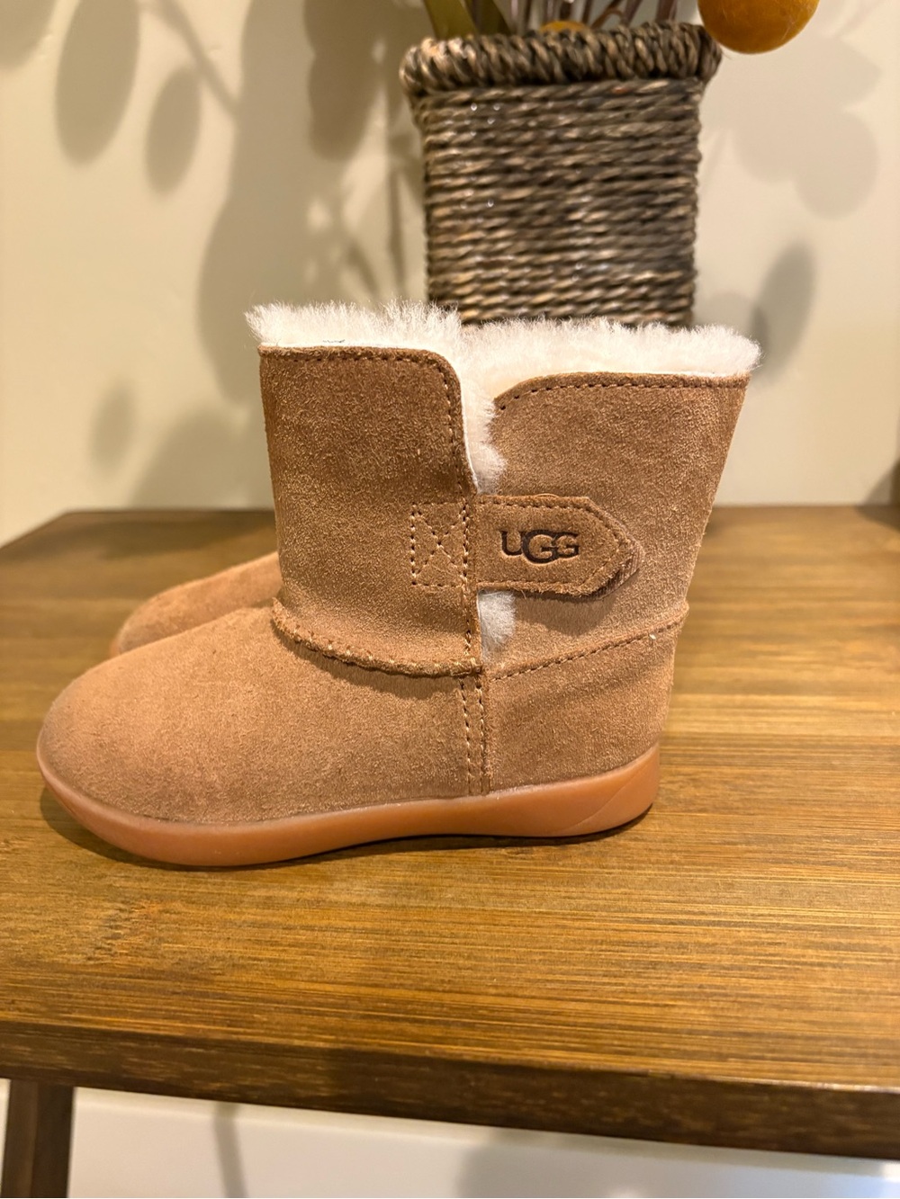 Ugg Toddler’s Chestnut suede Lined Boots  Size US 8T EU 25